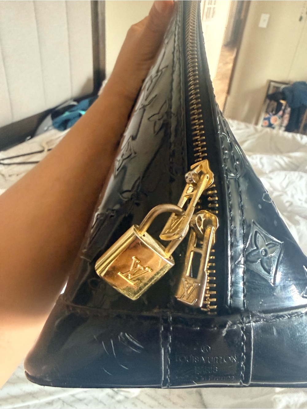 Louis Vuitton Black Vernis Alma Satchel with Gold Hardware READ PLEASE NO RETURN - Picture 4 of 14